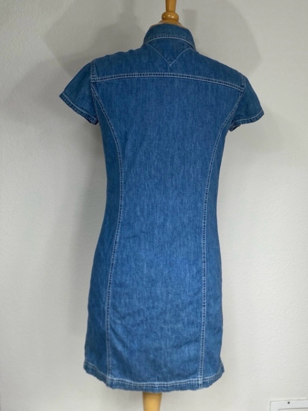 Tommy Hilfiger Women's Blue Denim Short Sleeve Button Down Dress Size 4 Western - Picture 2 of 16